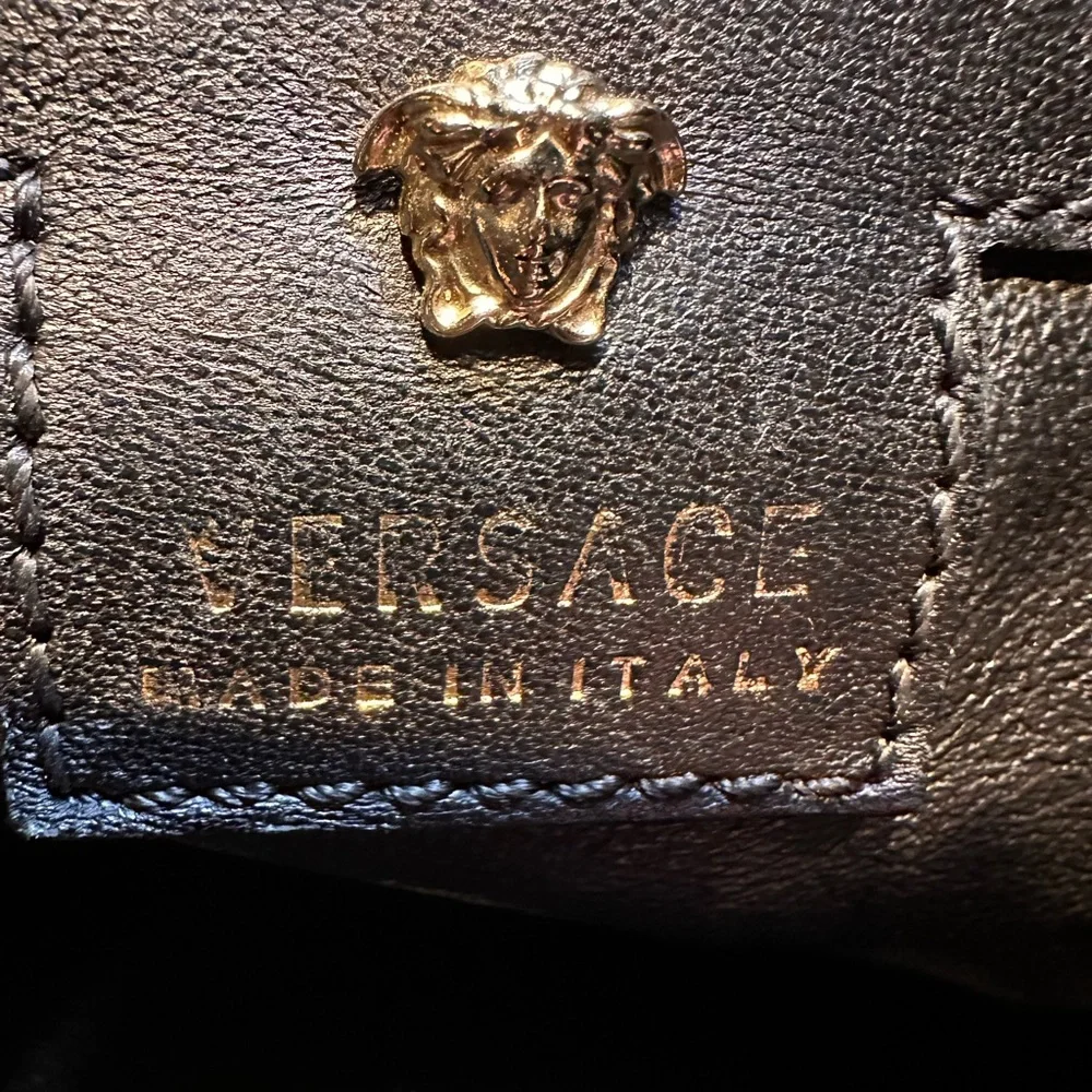 Versace Black Leather Knot-Handle hobo. Shoulder bag